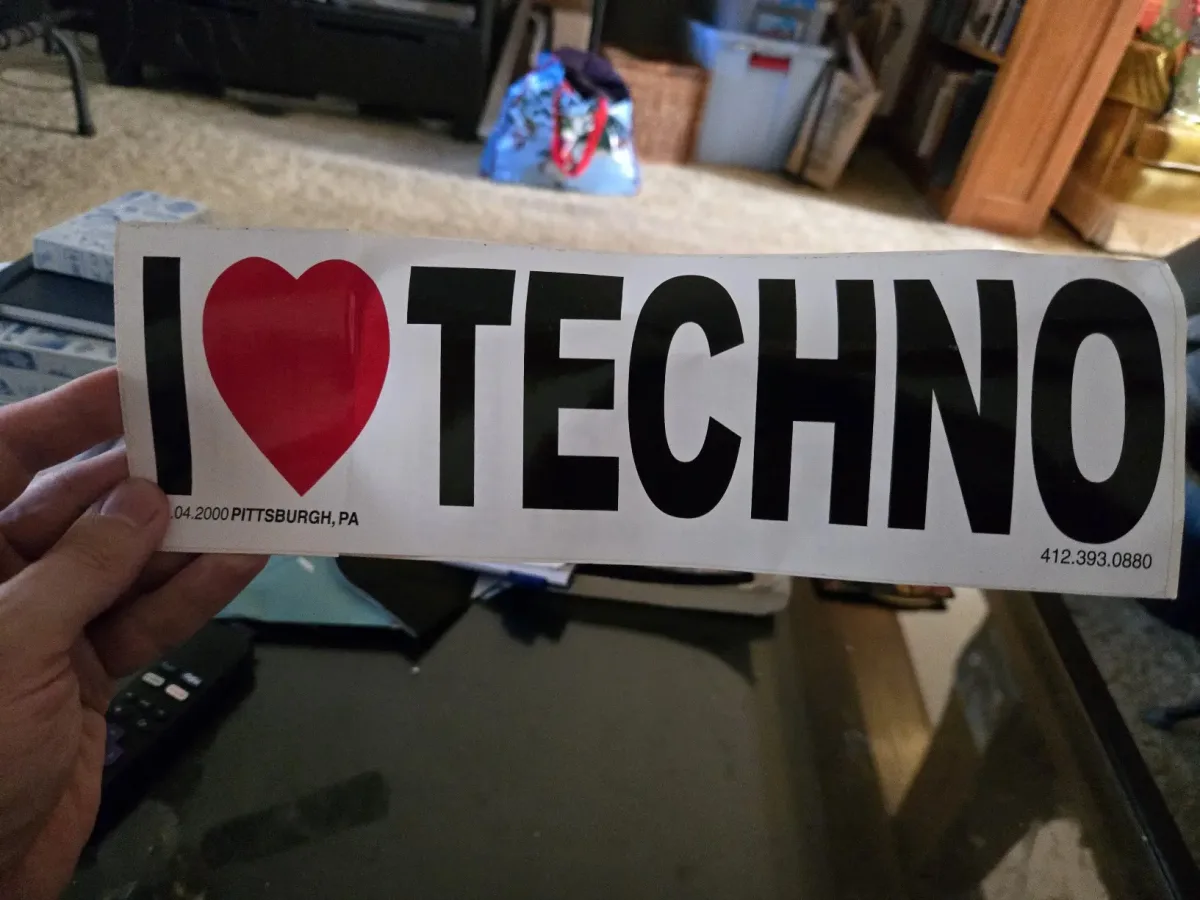I ♥ Techno @ Ask a punk